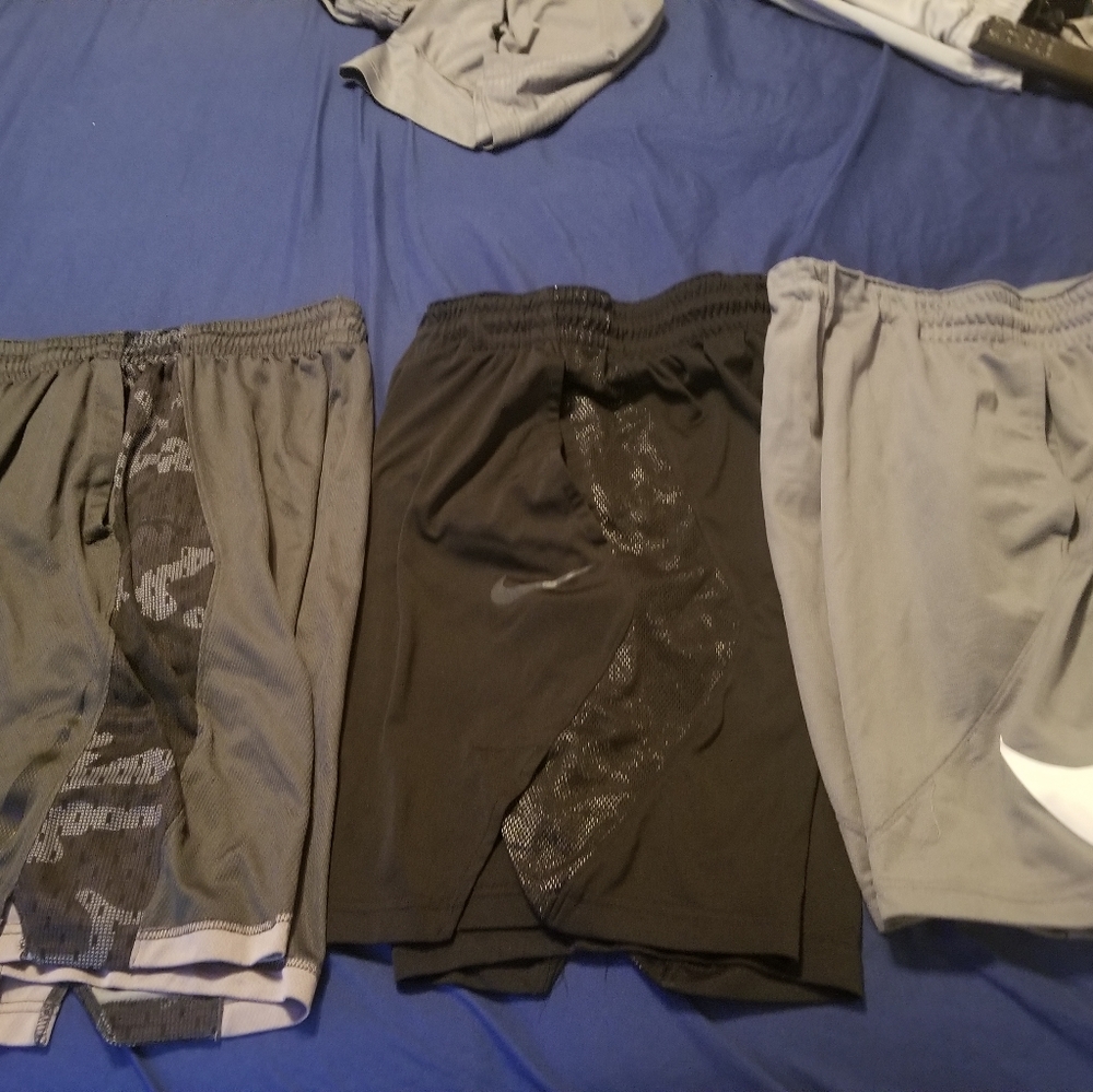 Mens Nike drifit shorts size small lot of 3